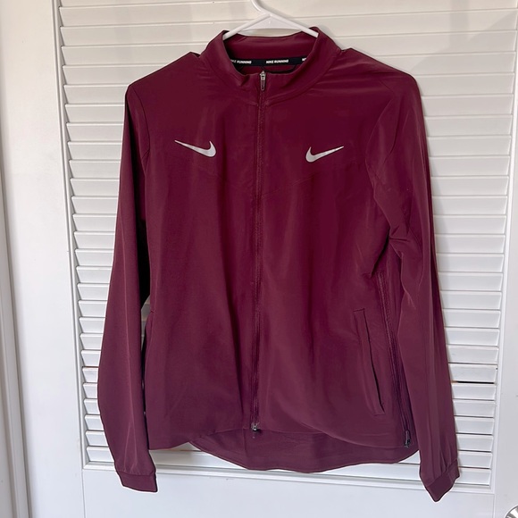 Nike Women's Flex Burgundy Reflective Running Jacket - Picture 6 of 10